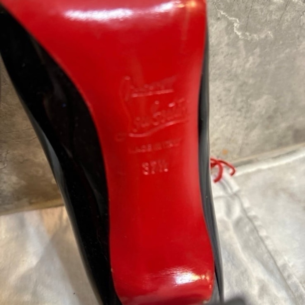Christian Louboutin Very Privé Black Patent Leather Peep Toe Pumps - Picture 6 of 8